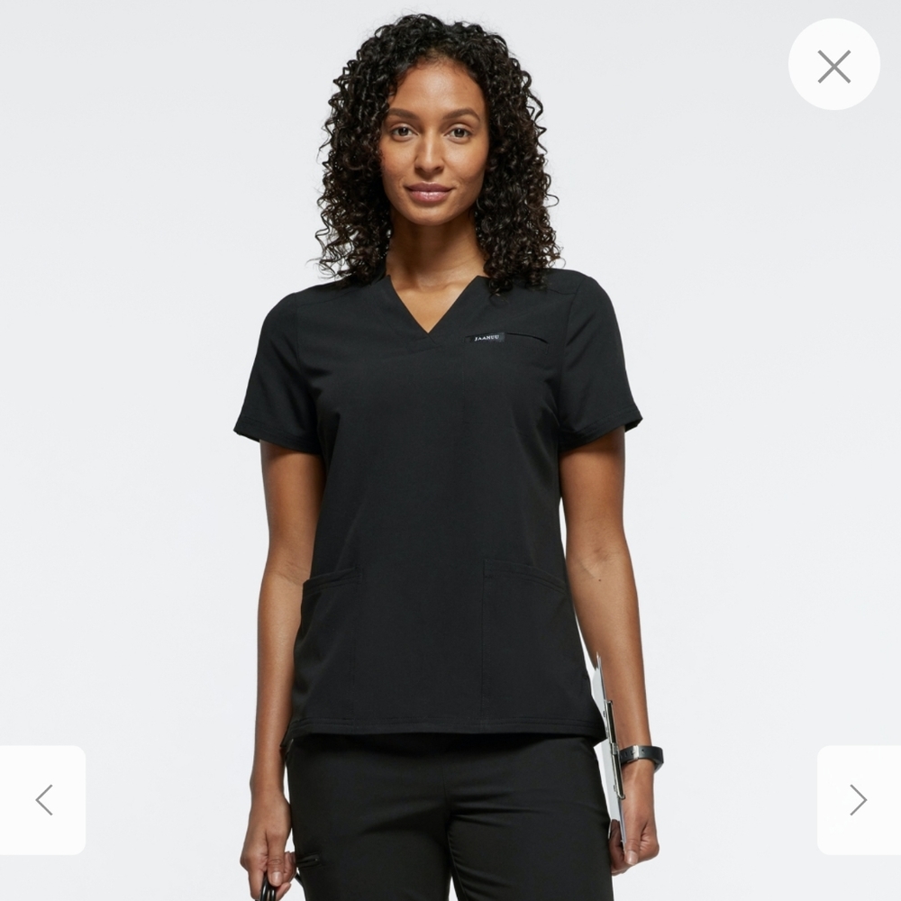 Jaanuu Women's Relaxed 3-Pocket Top
